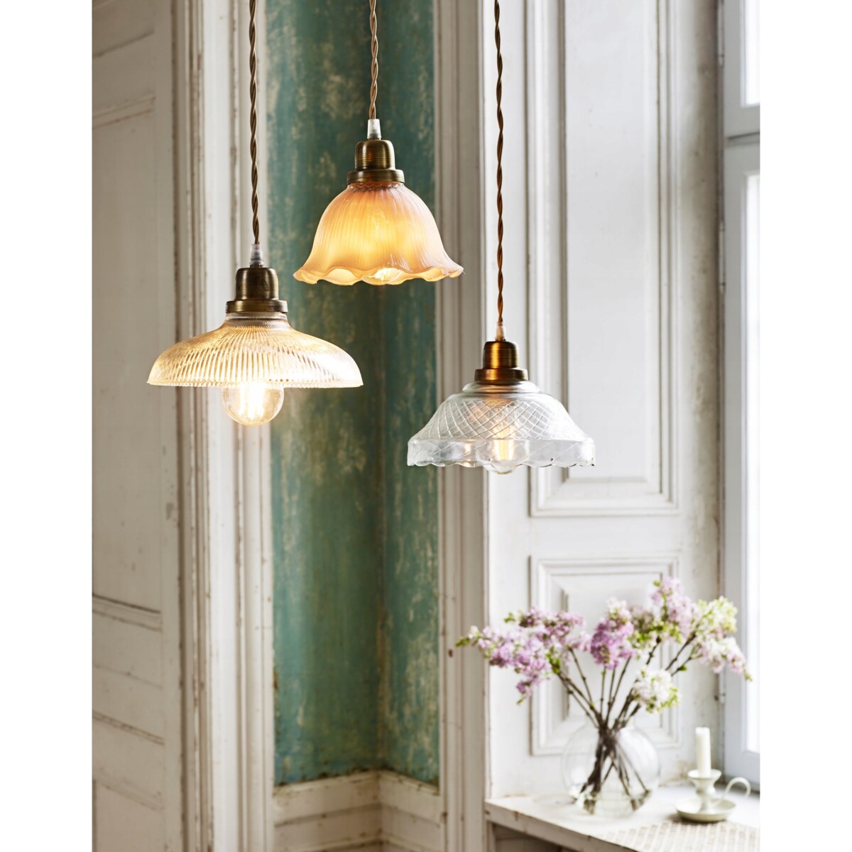 LAMPA ZE SZKLANYM KLOSZEM GRETA żelazo śr. 21cm