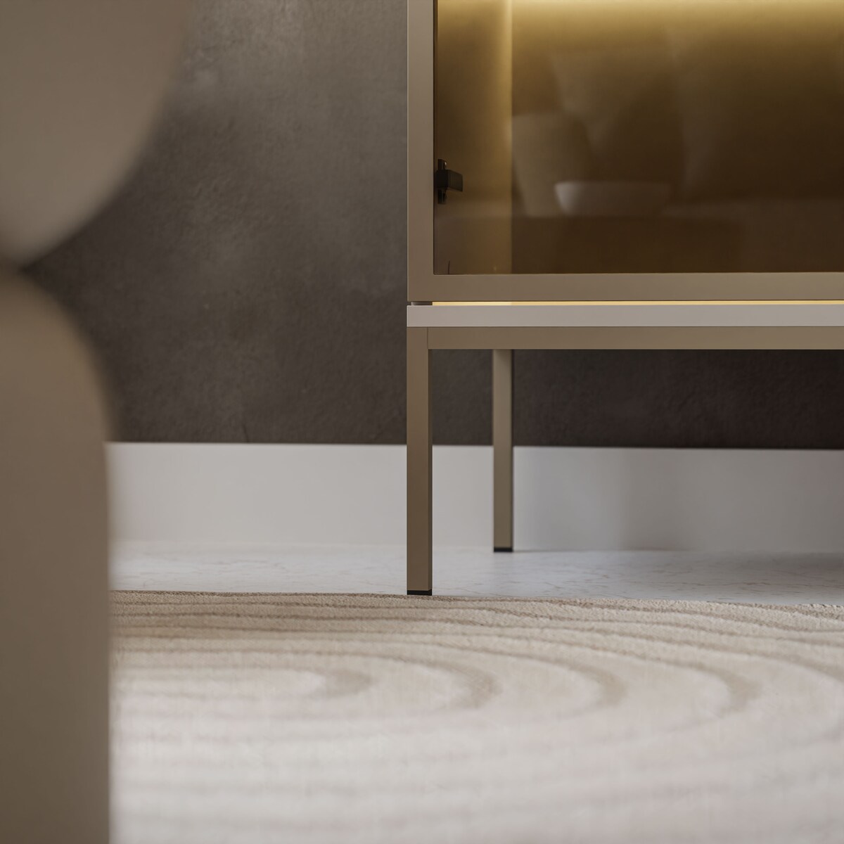 Komoda ECLIPSE K104 KASZMIR z oświetleniem