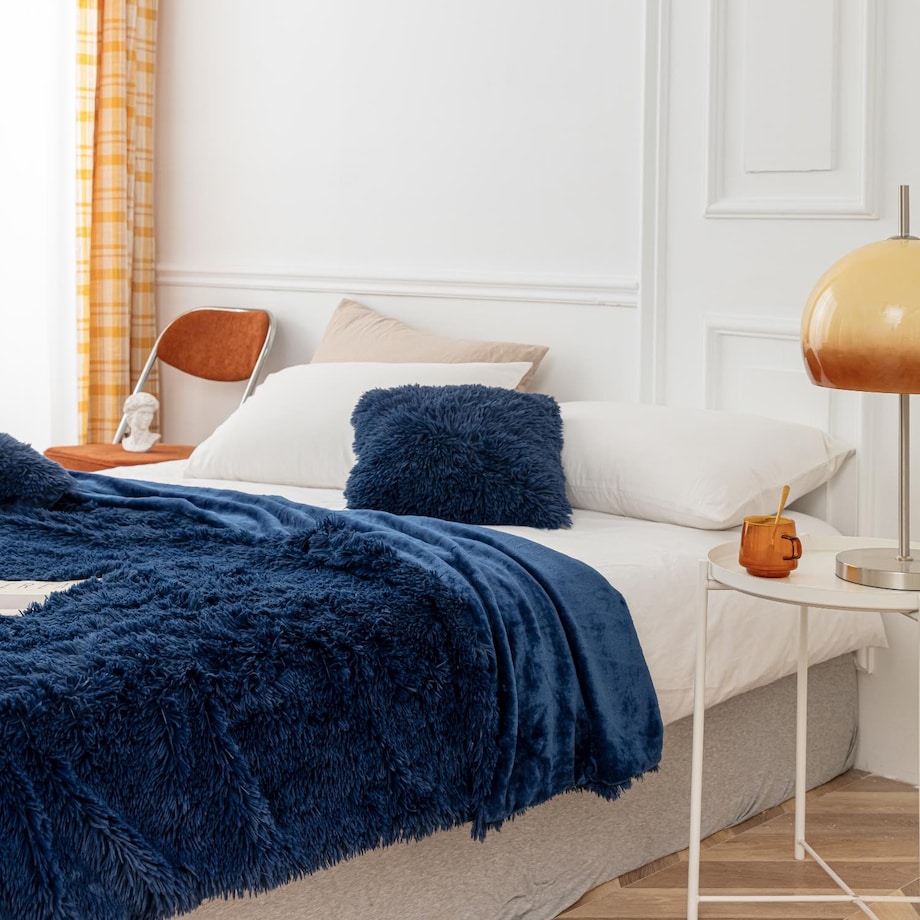 Futrzany Koc Na Fotel Kanapę Włochacz 70x150 YETI GRANATOWY puszysty miękki