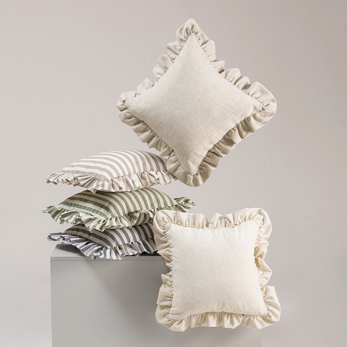 Poszewka Paula z falbaną 45x45 naturalny len