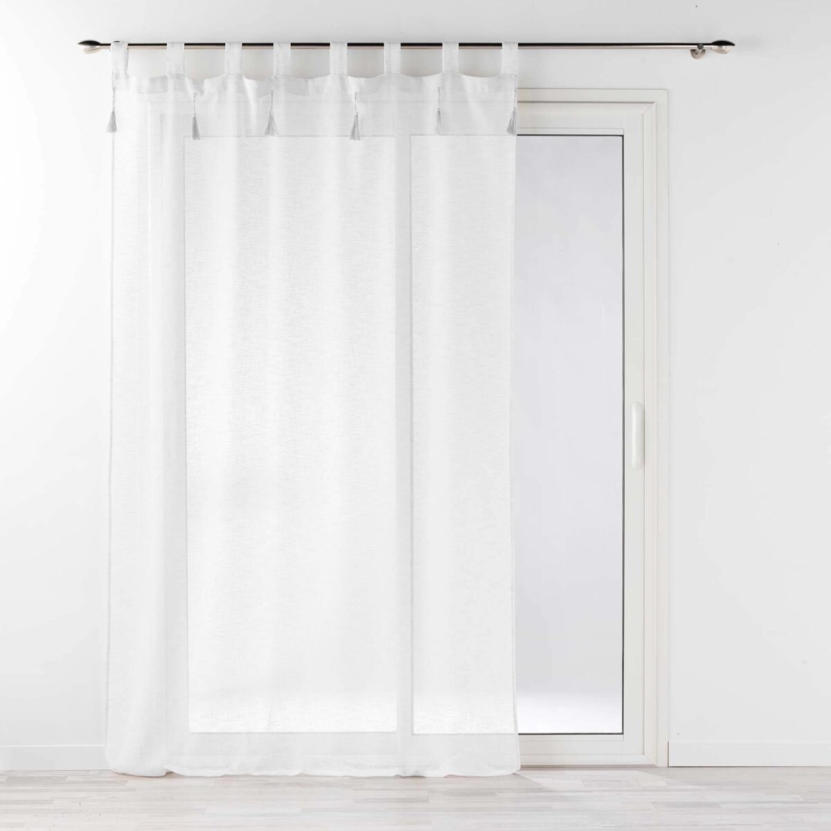 Firanka z ozdobnymi pomponami DALILA, 140 x 240 cm