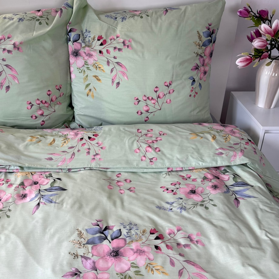 Pościel bawełniana satynowa 200x220 cm Kwitnąca Wiśnia na zielony tle