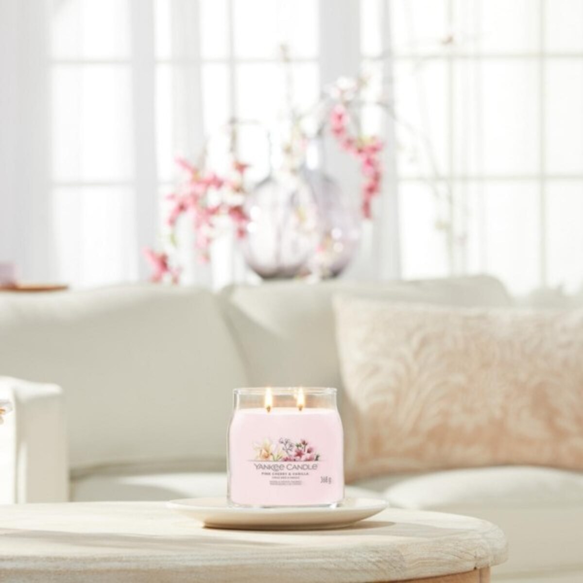 YC SIG.– Świeca średnia PINK CHERRY & VANILLA