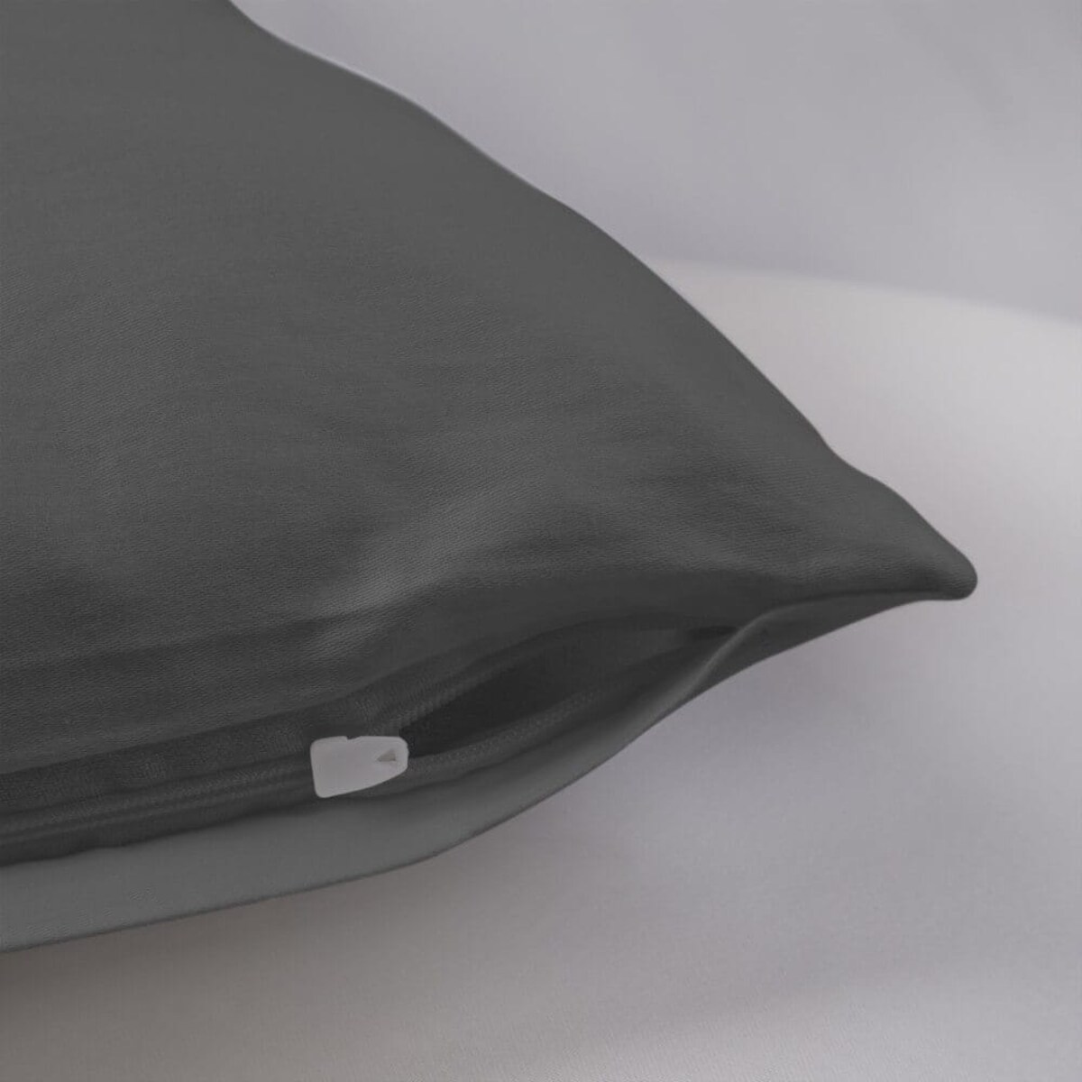 Poszewka satynowa 70x80 kolor Szary