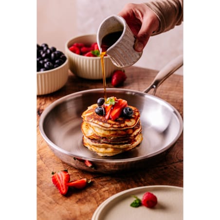 Profesjonalna patelnia stalowa Hikari 24 cm z pokrywką Na indukcje Na gaz Nierdzewna