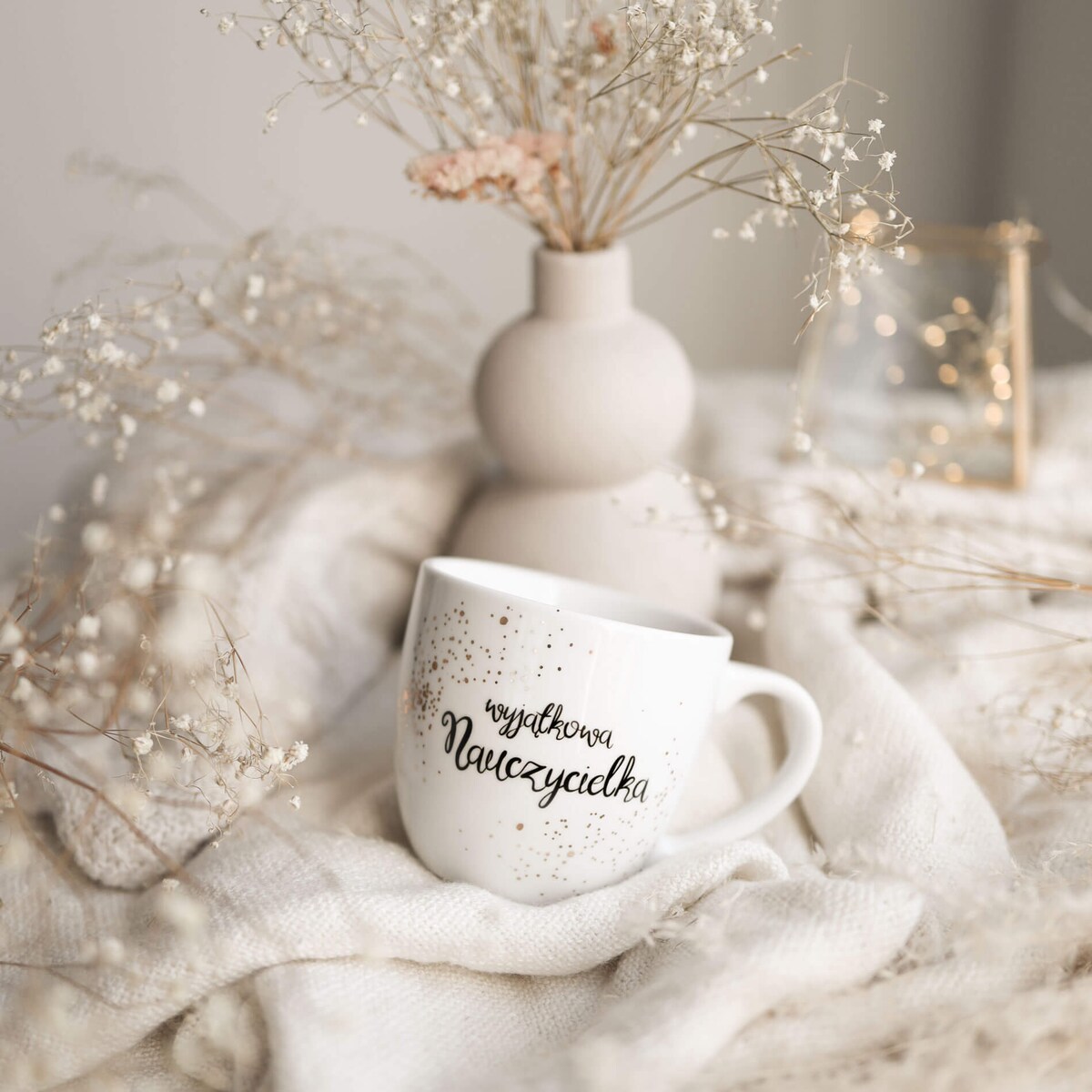 Biały kubek porcelanowy 300 ml - napis wyjątkowa nauczycielka na dzień nauczyciela dla nauczycielki