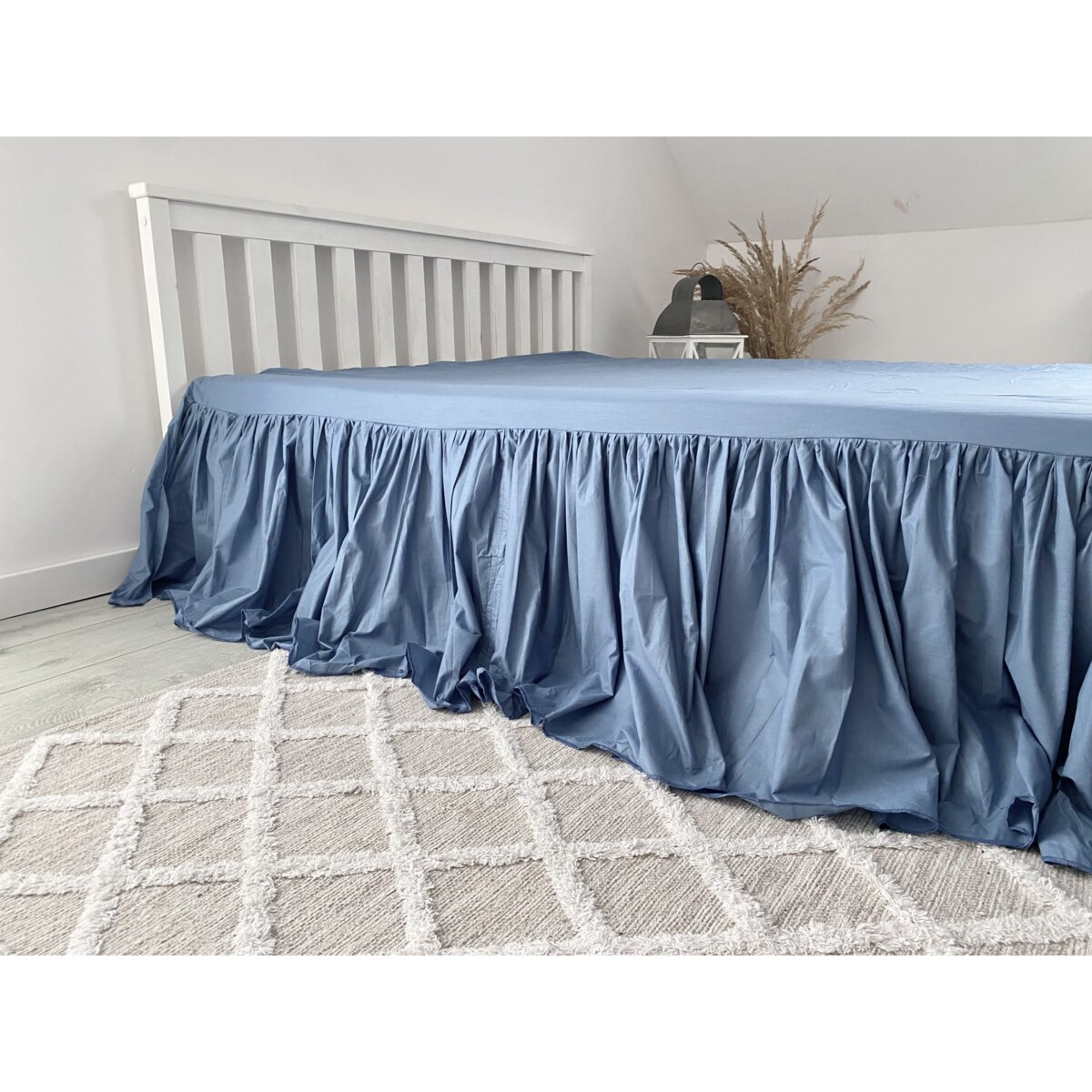 Prześcieradło Na Łóżko Bawełniane Z Ozdobną Falbanką 150X200 Cm Niebieski Jeans