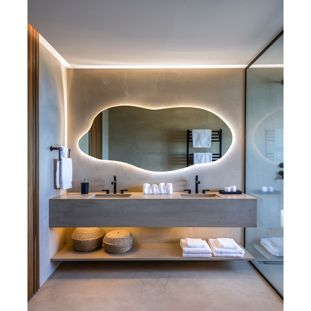 Lustro LED o płynnym kształcie, 40x90 cm, neutralne światło