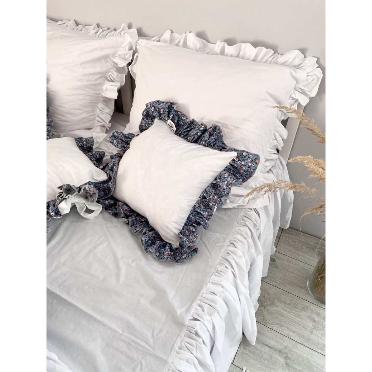 Poszewka Na Poduszkę Z Ozdobną Falbanką Jasiek Niebieska Łączka 40X40 Cm