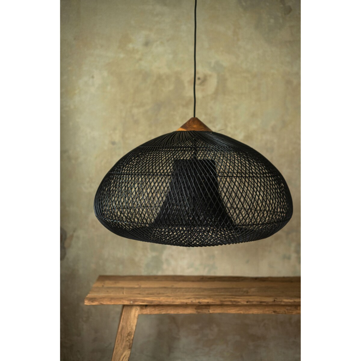 Rattanowa lampa z drewnem teakowym CRATER w rozmiarze XL - czarna