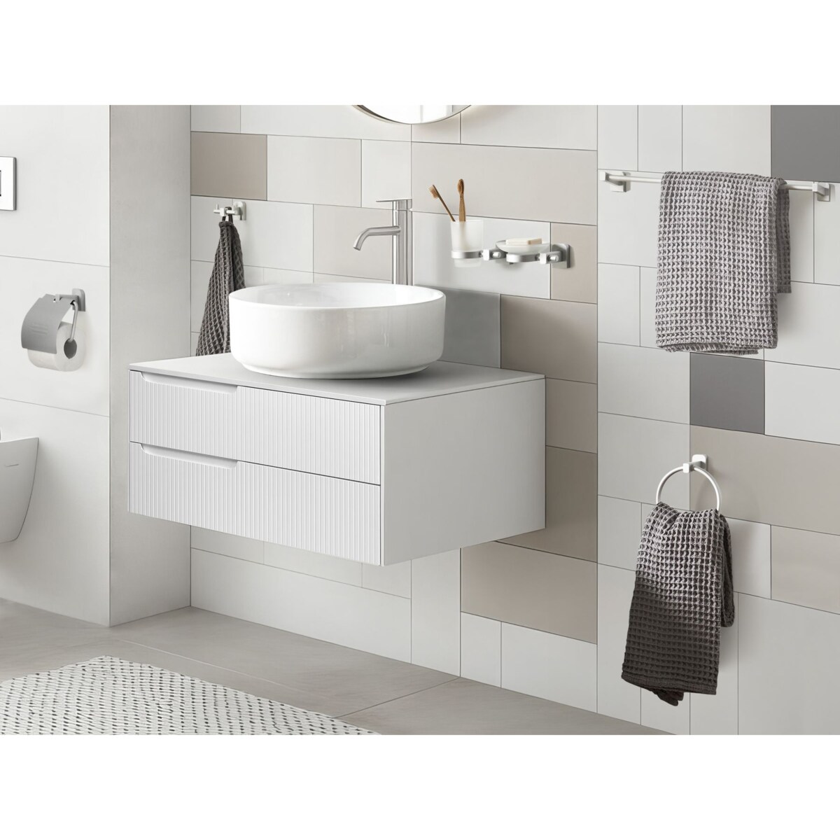 Zestaw akcesoriów toaletowych 6 elementów POCONE Z uchwytami i haczykami na ręczniki Srebrny