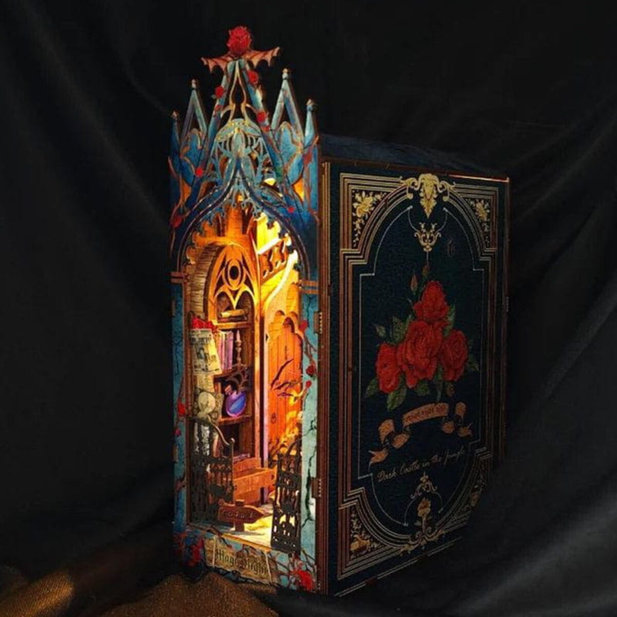 Miniaturowy domek Book Nook - Księżycowy zamek