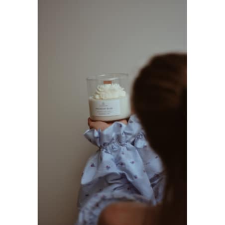 Świeca sojowa PIWONIOWY BLASK BIEL 400 ml N°9 "Wiosenny Afrodyzjak"