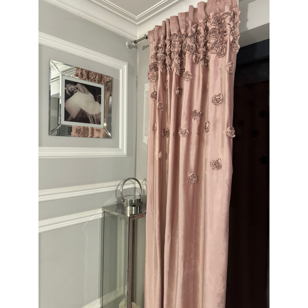 Zasłona welurowa "french roses" z wyszywanymi różami 140x270 cm taśma | brudny róż