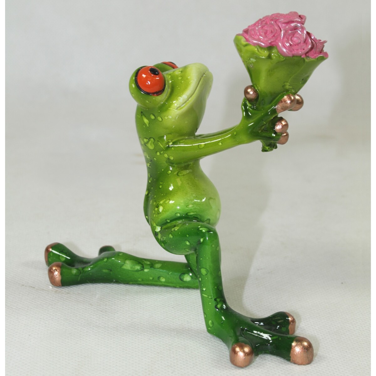 Dekoracja - żabka z kwiatami na Walentynki 12x14x6,5 cm RANE con fiori