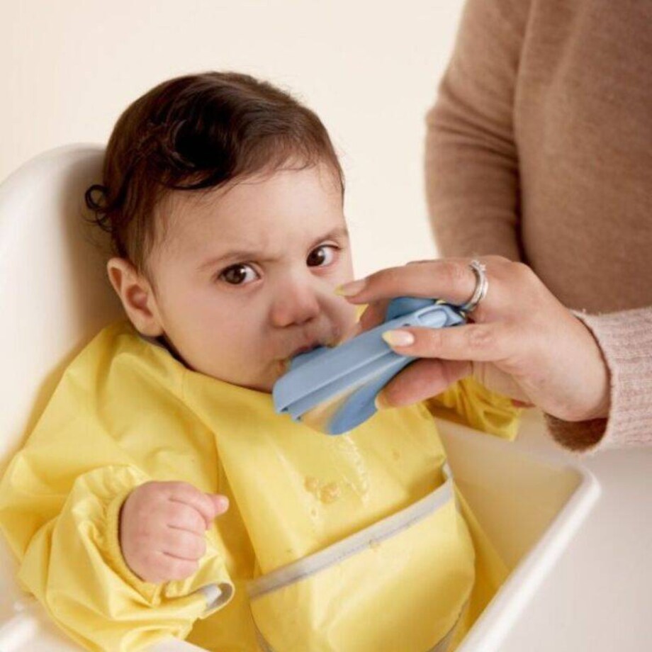 Silikonowa miseczka z pokrywką do karmienia niemowląt i dzieci lullaby błękit b.box