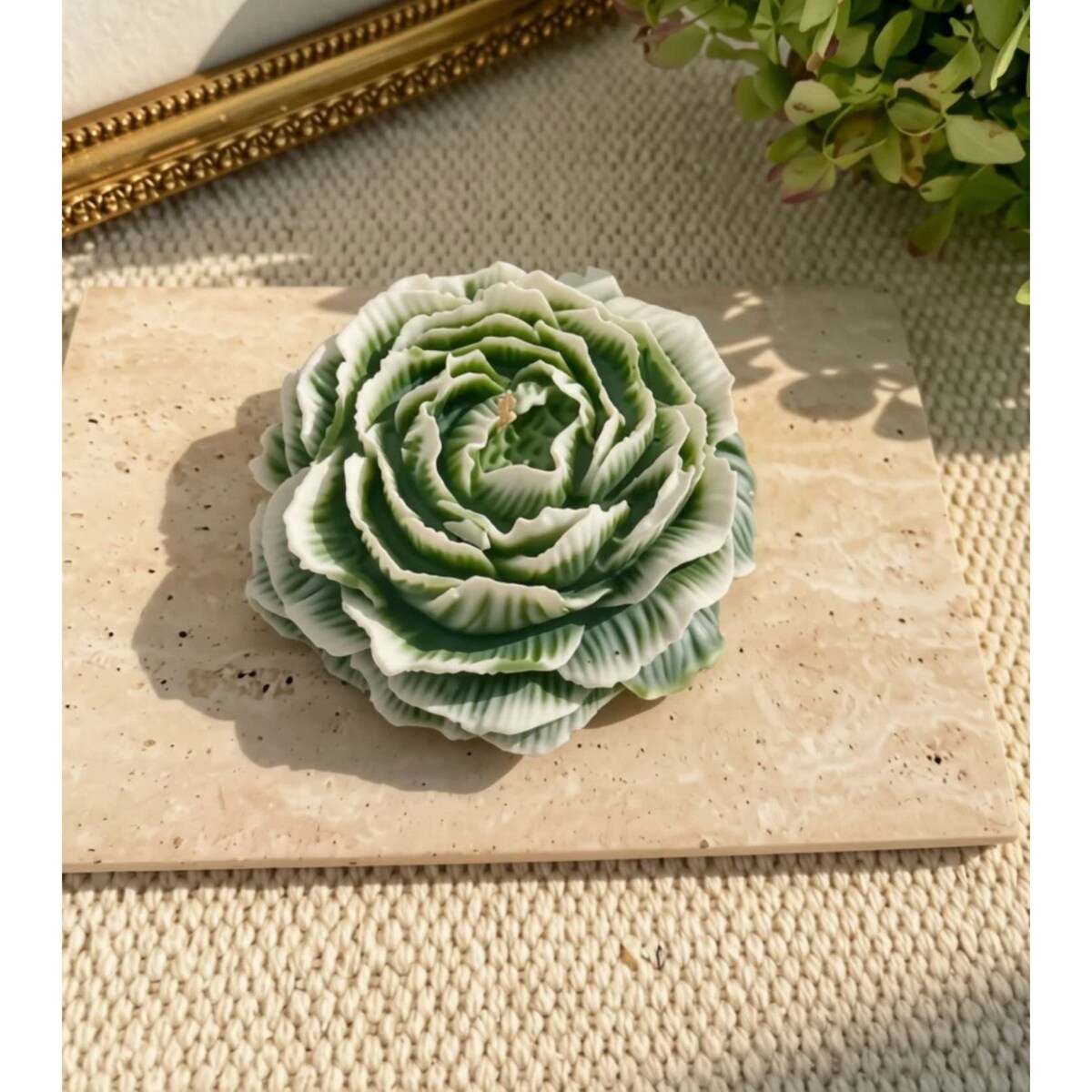 Świeca sojowa ekologiczna dekoracyjna roz. M piwonia peonia zielona oliwkowa ombre "Peony Queen" 80x35mm