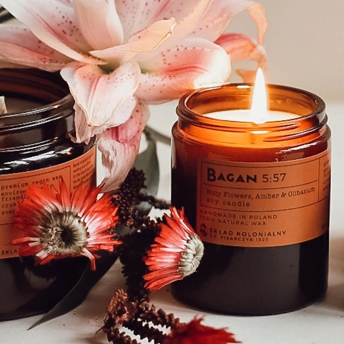 BAGAN 5:57 Holy Flowers, Amber & Olibanum - Naturalna Świeca Sojowa - Kolekcja Travels