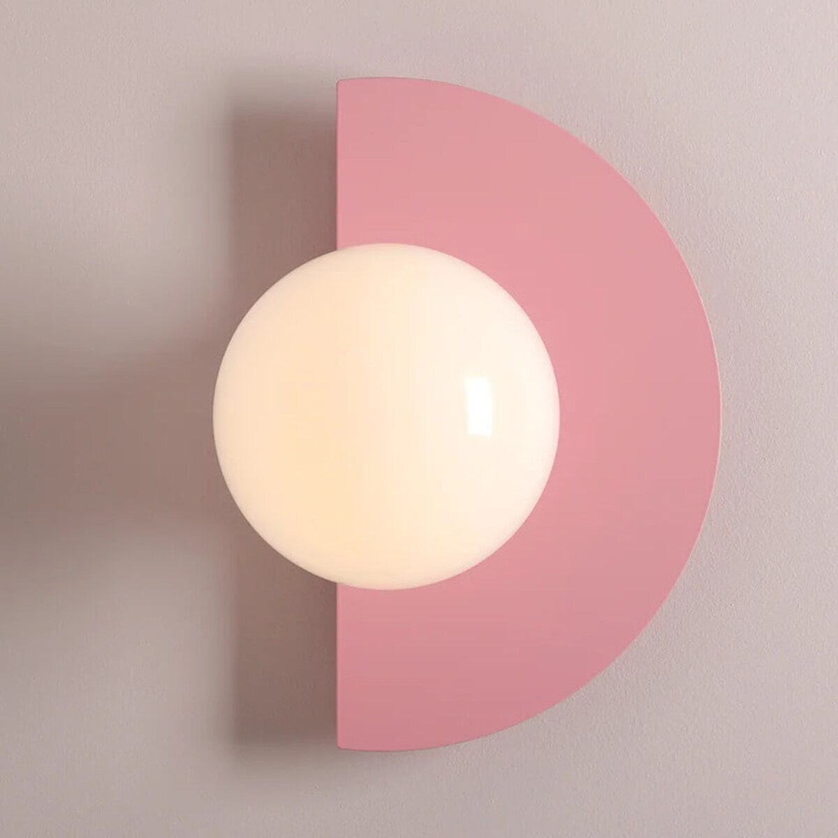 Lampa ścienna metalowa LOOP 1125C18 Aldex okrągła szklana różowa