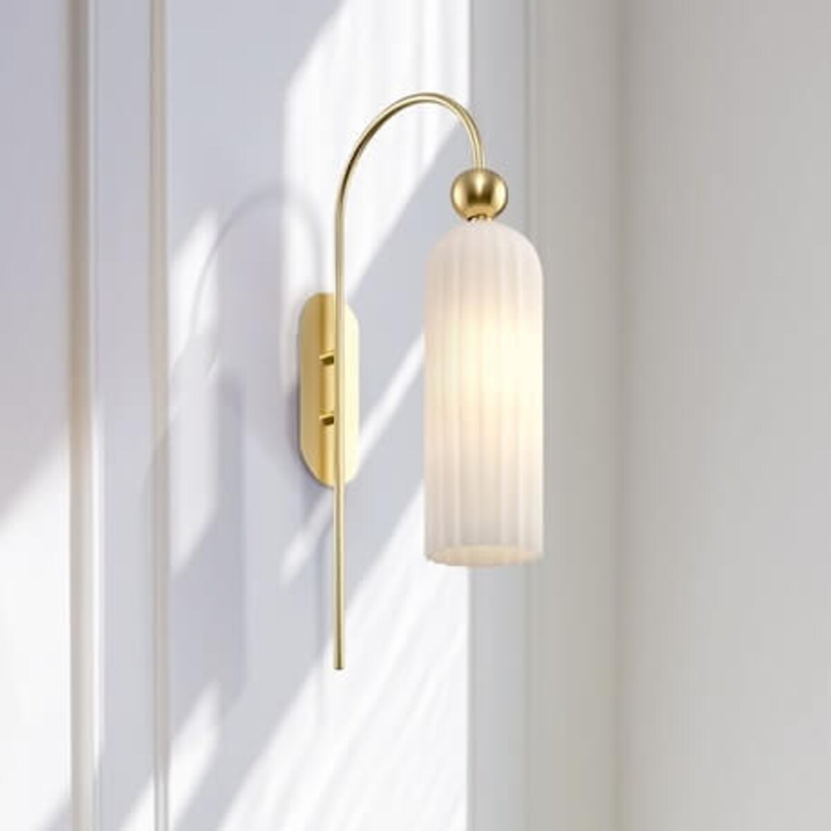 Kinkiet do sypialni Antic MOD302WL-01W szklany klosz biały