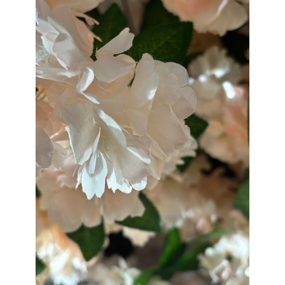 Drzewo kwitnącej wiśni z herbacianymi kwiatami na naturalnym pniu 220 cm