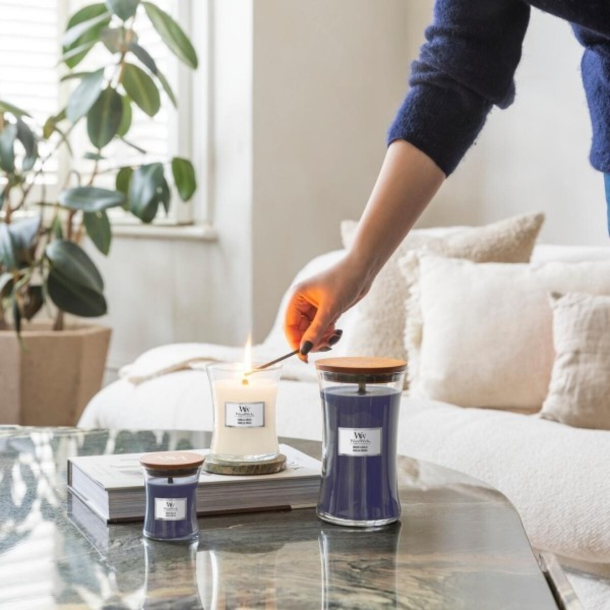 WoodWick świeca mała HINOKI DAHLIA