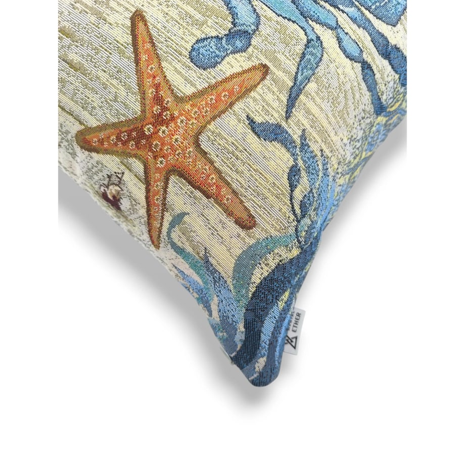 Dwustronna poduszka gobelinowa z krabem 45x45 Morskie Opowieści - beż i błękit