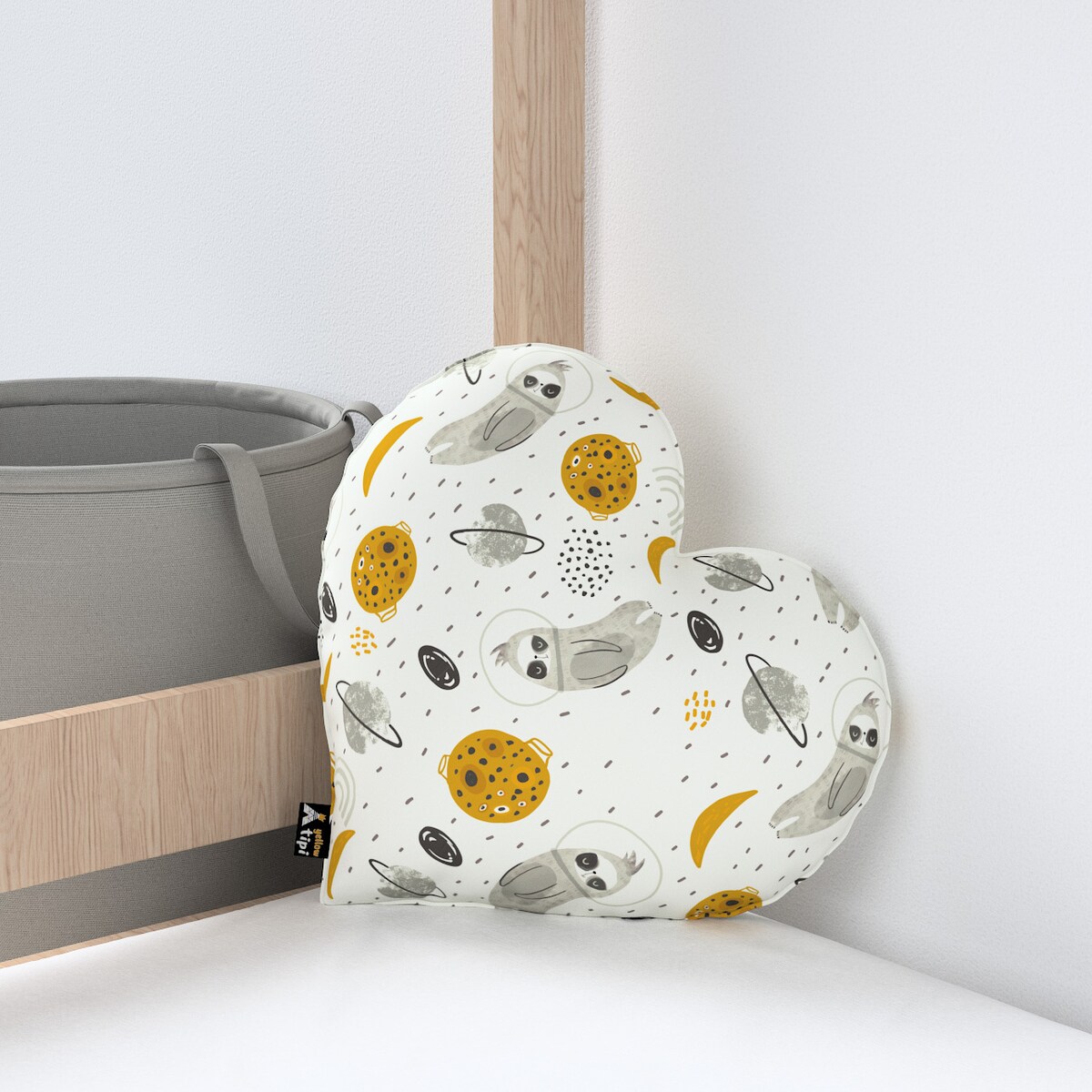 Poduszka Heart of Love, biało-szara, 45x15x45cm, Magic Collection