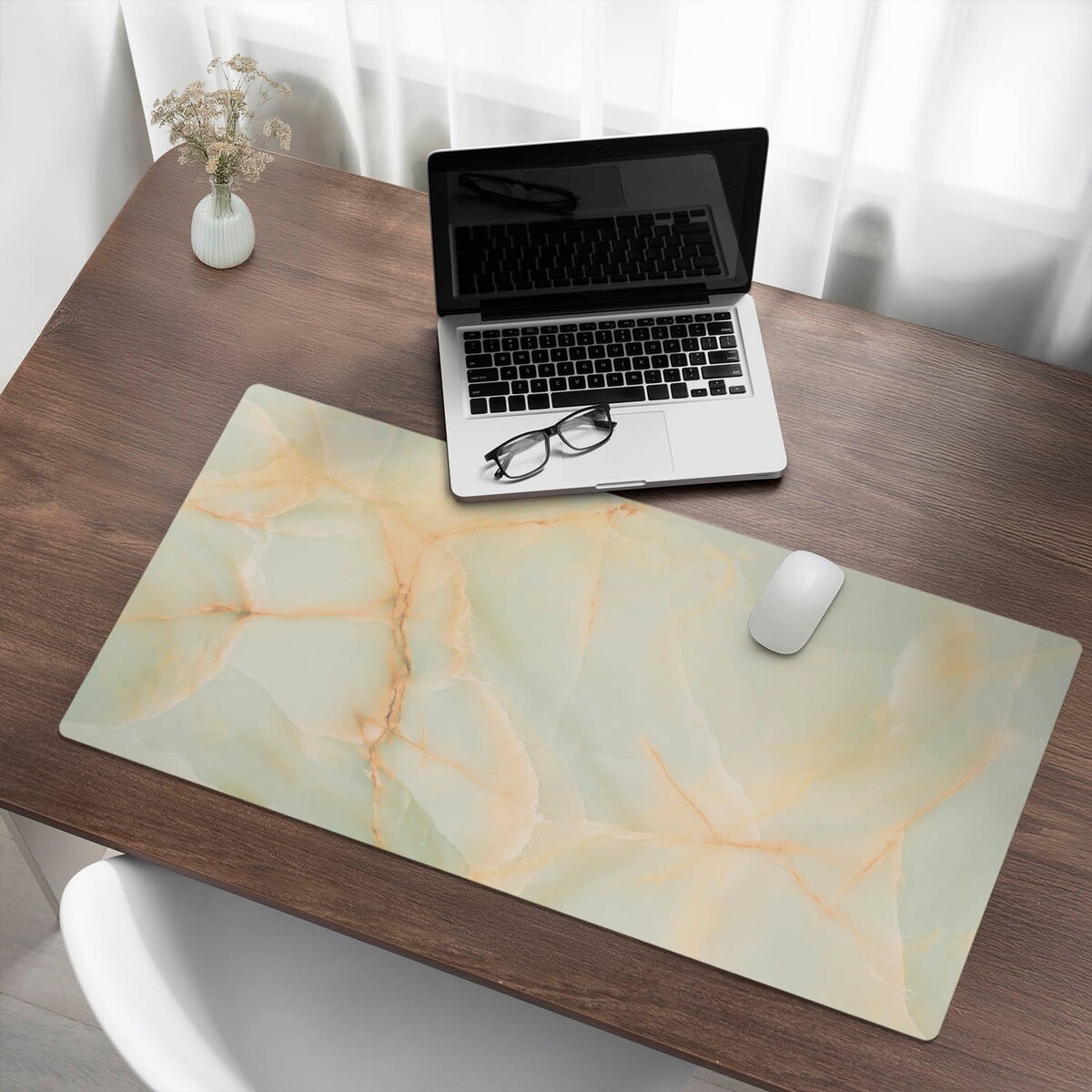 Kremowa mata na biurko Marmurowe żyłki, 100x50 cm