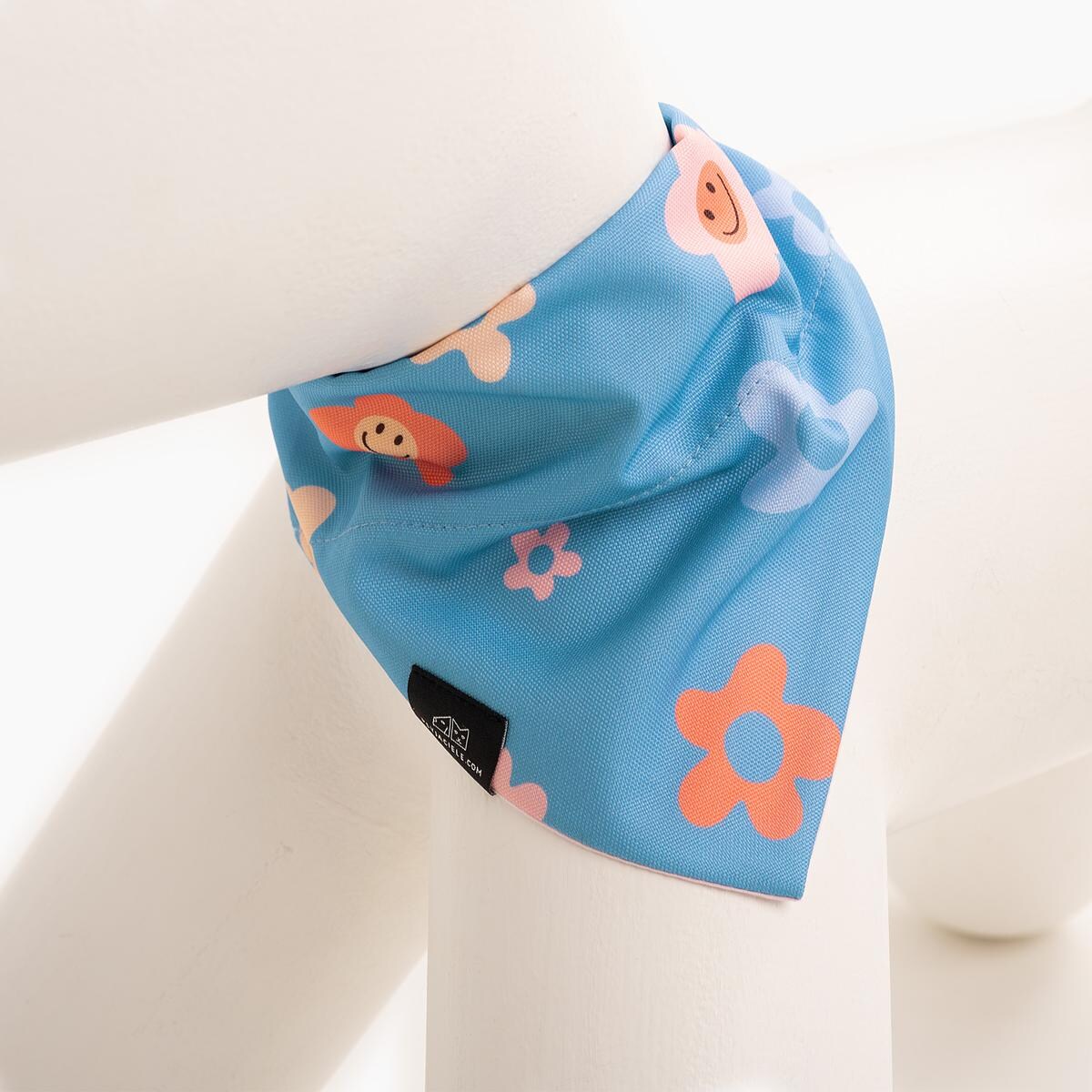 Bandanka "Oopsy Daisy" na obrożę - Rozmiar: XS