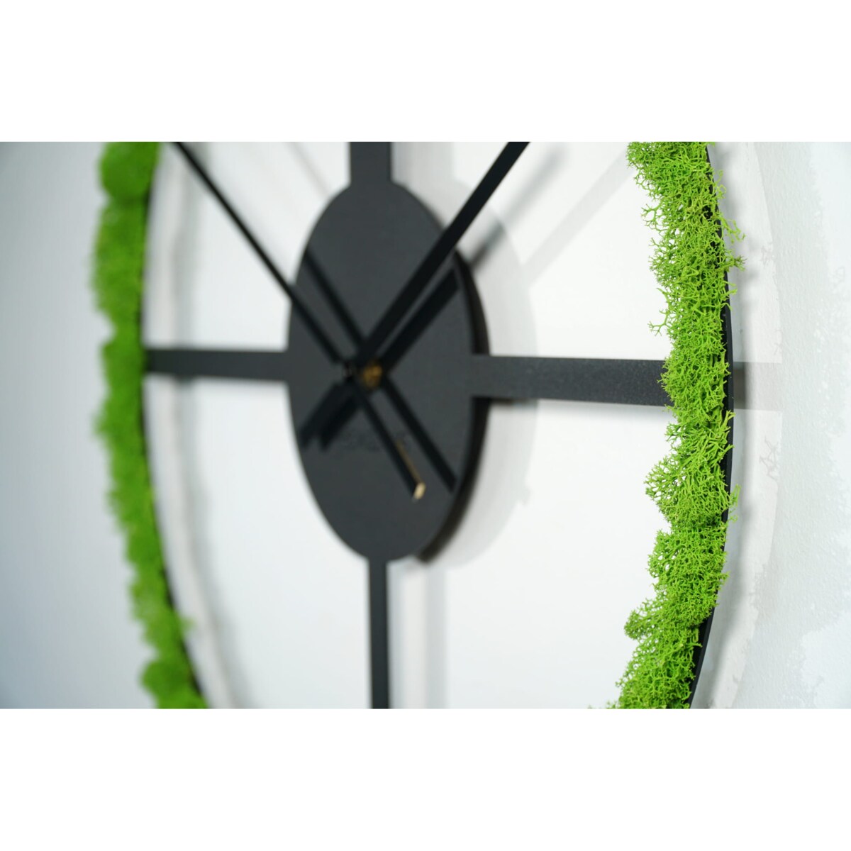 Metalowy czarny zegar ścienny z Mchem 50cm