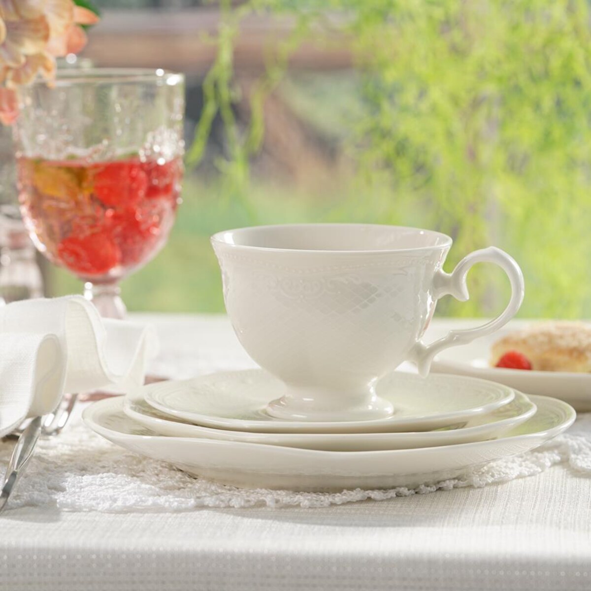 VILLA ITALIA Filiżanka do herbaty 240 ml ze spodkiem NIOBE