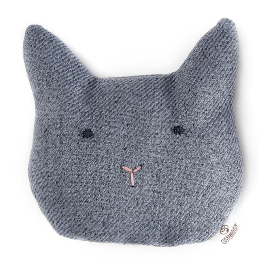 Ręcznie robiona zabawka dla kota z kocimiętką i łuską gryki - kotek