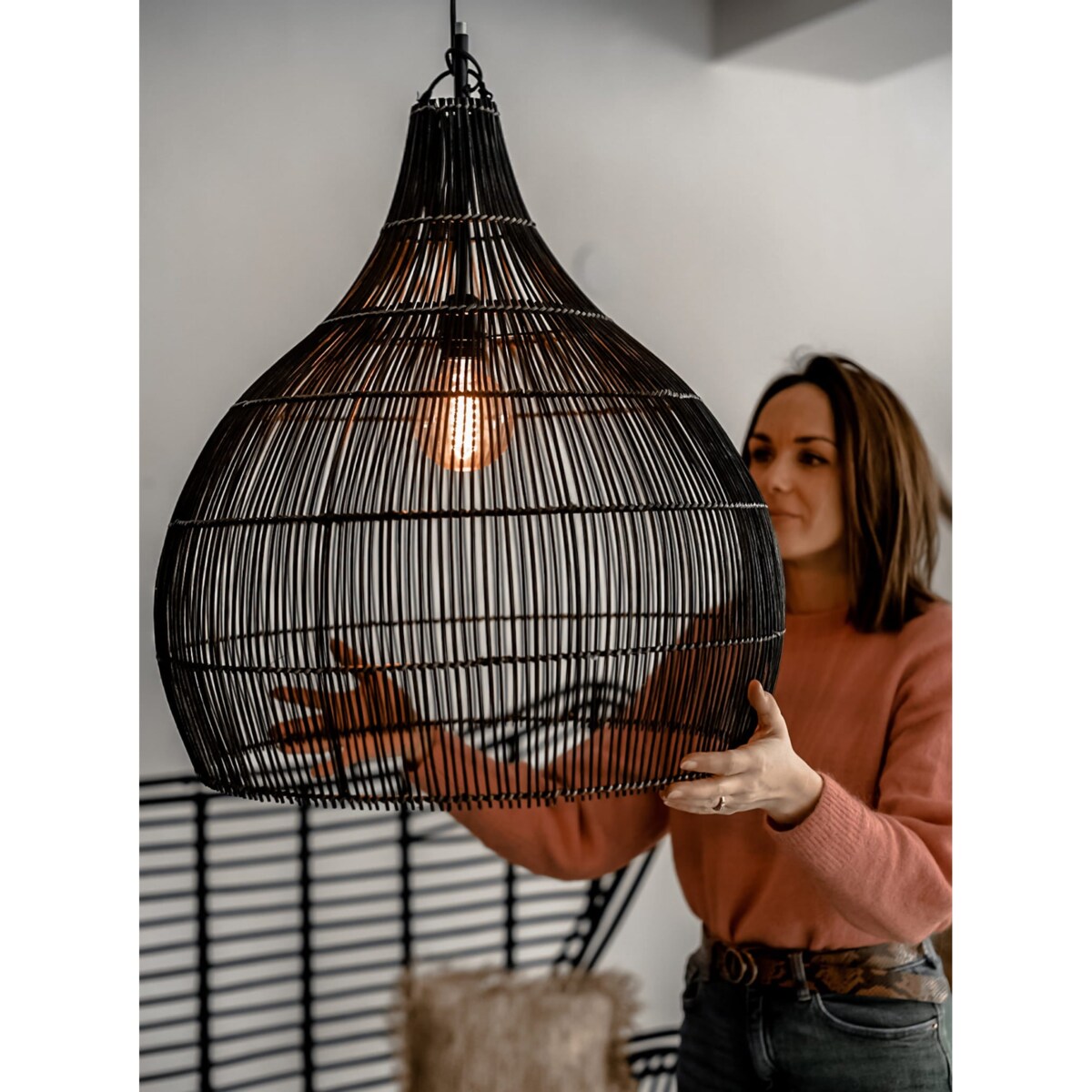 Lampa wisząca Bob czarny Monnarita