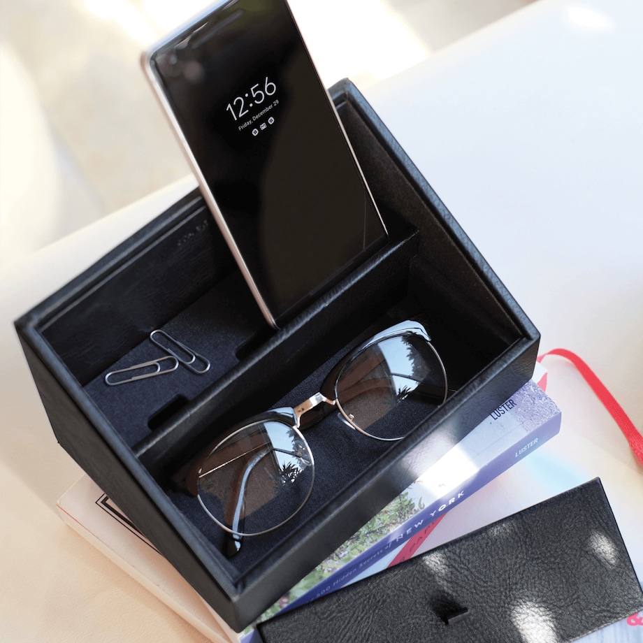 Stacja dokująca i pudełko na biżuterię Stackers czarne