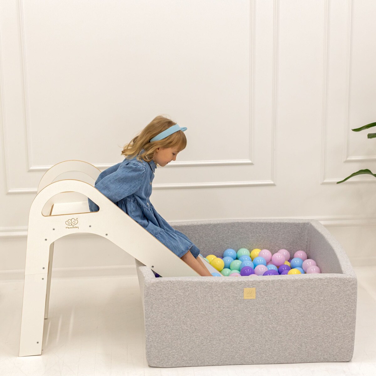 Kwadratowy Suchy Basen dla Dziecka 90x90x40cm/200 Piłek 7cm, Cotton, Ciemnoszary: Białe/Niebieskie/Turkusowe/Błękitne