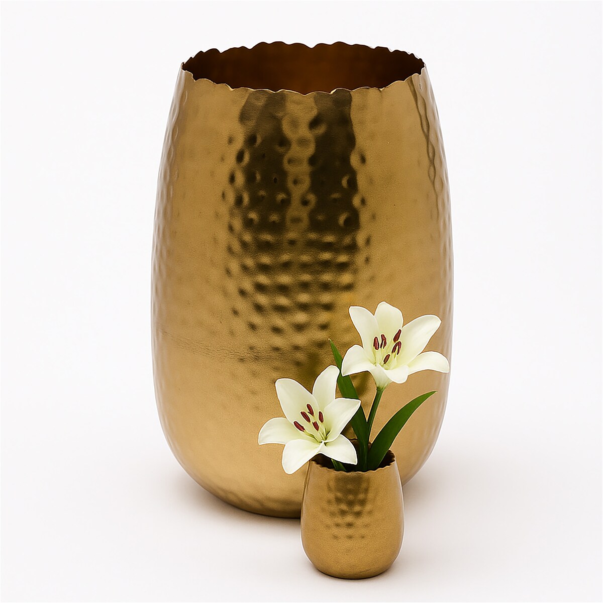 Wazon Metalowy Zdobiony Dekoracyjny 18X29 Cm Waza Ozdobna Na Kwiaty Złoty