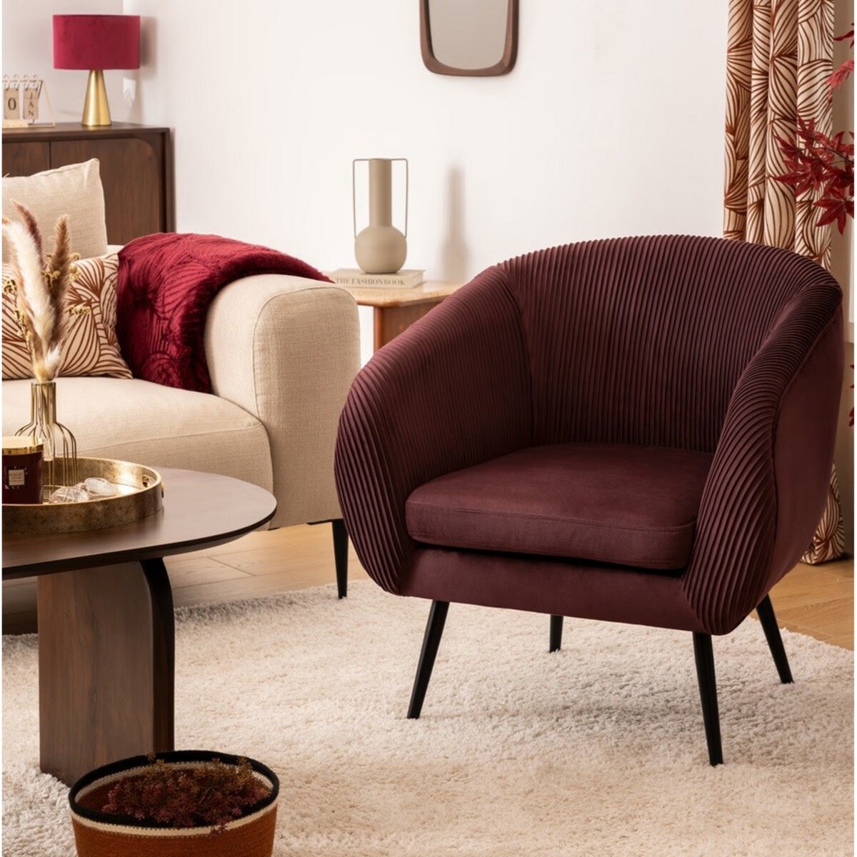 Fotel aksamitny śliwkowy z marszczeniem Gulf