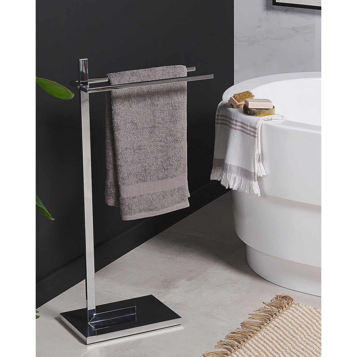 Stojak na ręczniki 45 x 86 cm srebrny SELVA