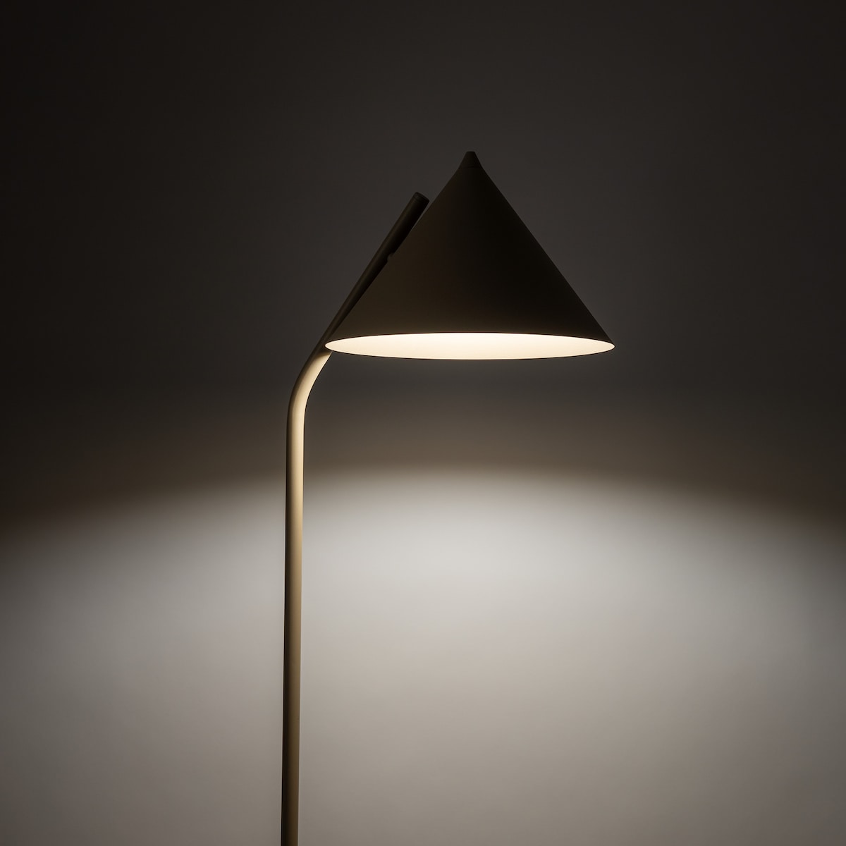 Lampa podłogowa TK Lighting CONO SABIA 16211 beżowa E27 loftowa do salonu i sypialni