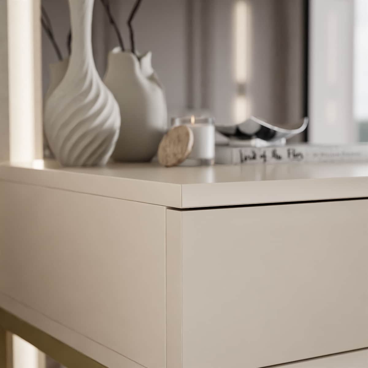 Konsola BLANCO GLAMOUR kaszmir na stelażu złotym, uchwyt biały kryształ