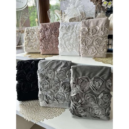 Zasłona welurowa "royal roses" z wyszywanymi różami 140x270 cm taśma | stalowy