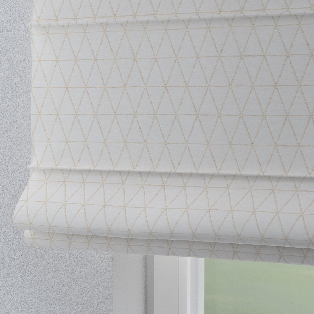 Roleta rzymska Torino, beżowe trójkąty na kremowo-białym tle, Sunny