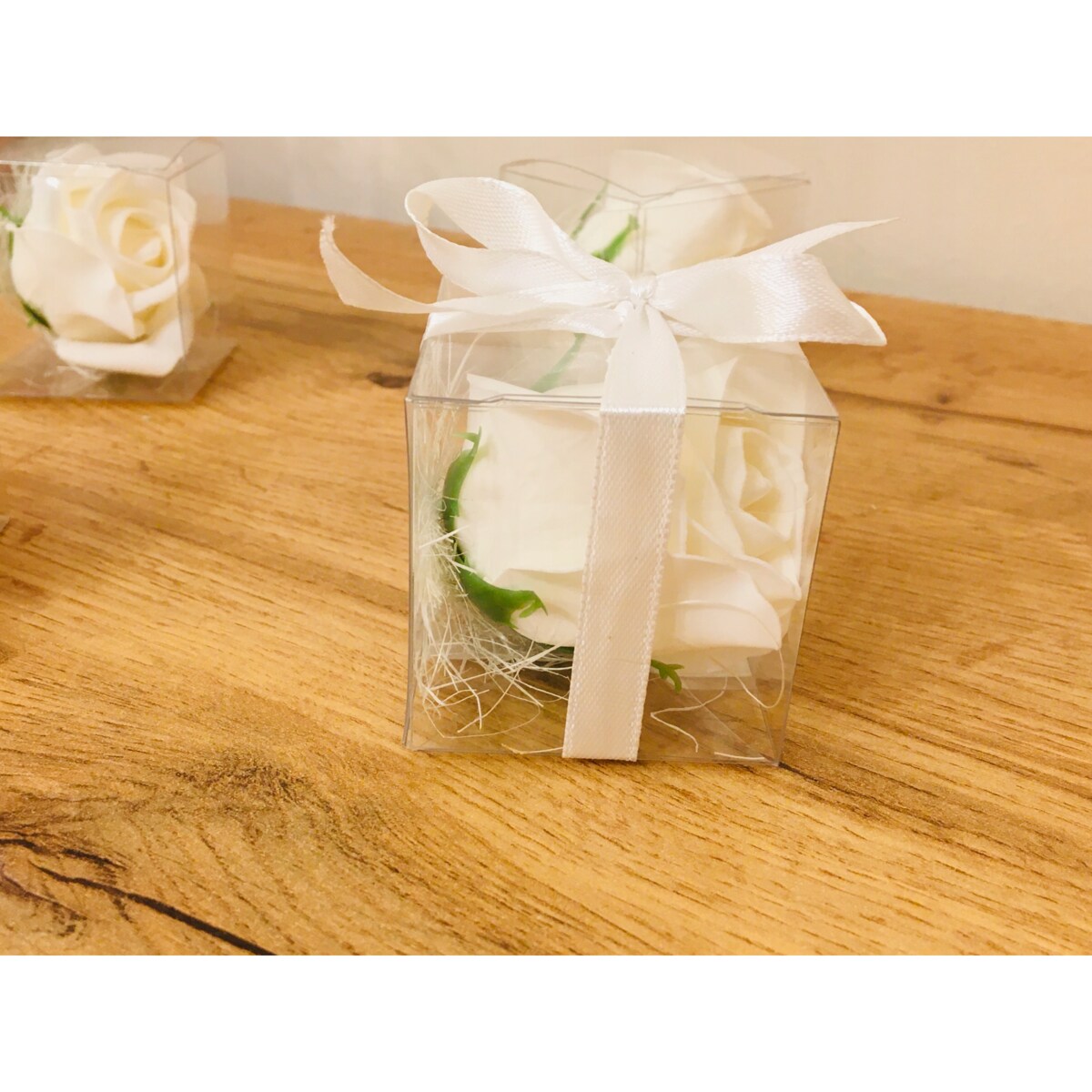 MYDLANE KWIATY róża box na dzień pamiątka gości