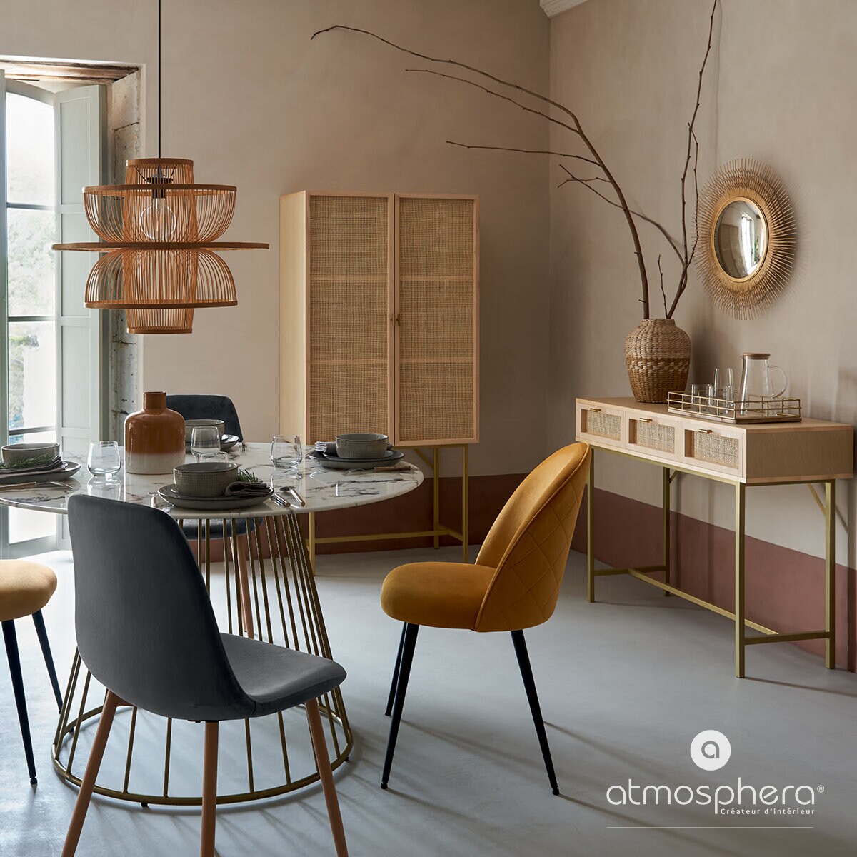 Wąska konsola boho RAYO z 3 szufladami i plecionką wiedeńską