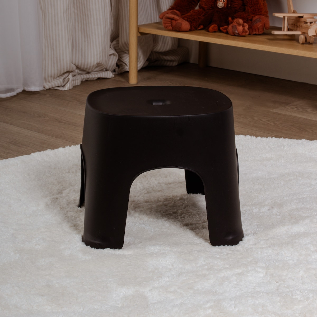 Krzesełko dla dzieci plastikowe stołek siedzisko czarne