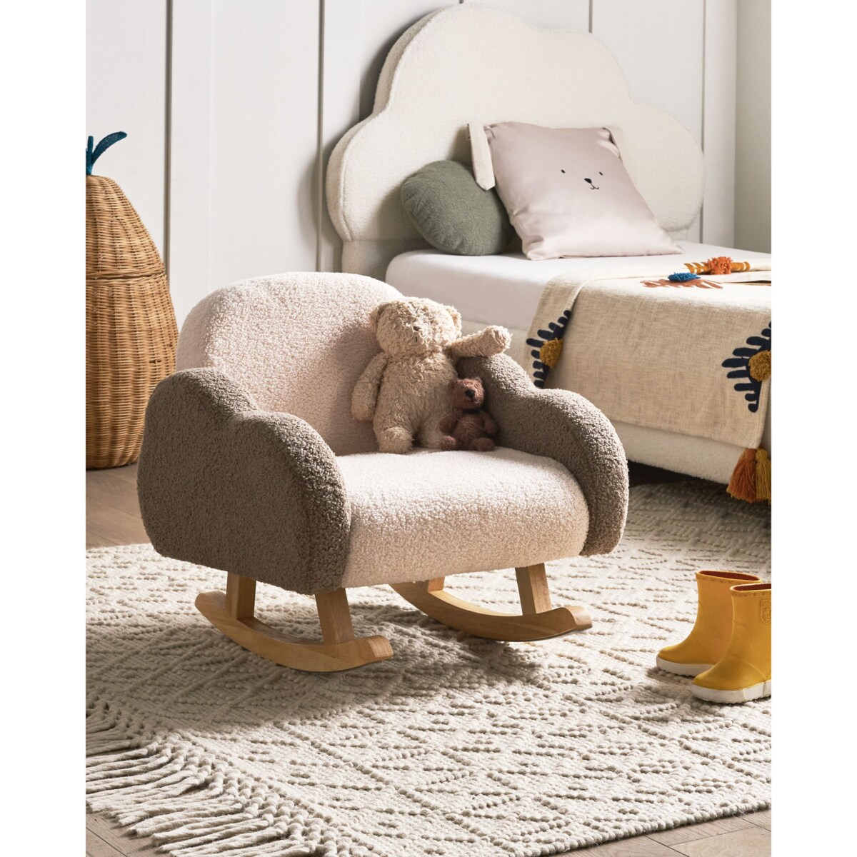 Fotel bujany dziecięcy boucle beżowy SKARE