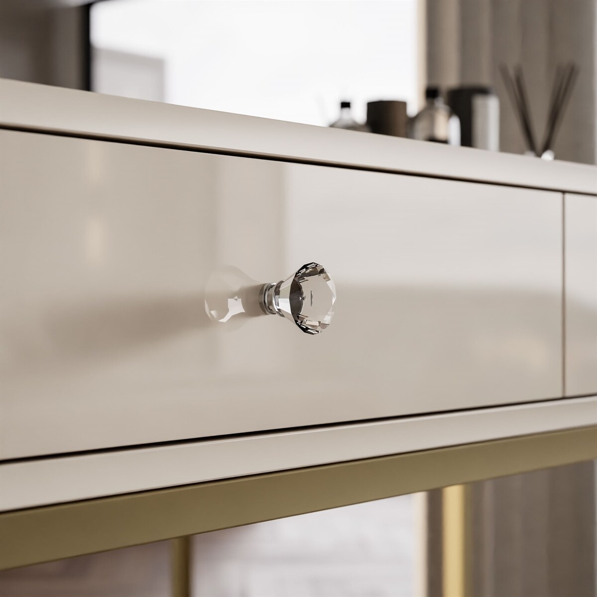 Konsola BLANCO GLAMOUR kaszmir na stelażu złotym, uchwyt biały kryształ