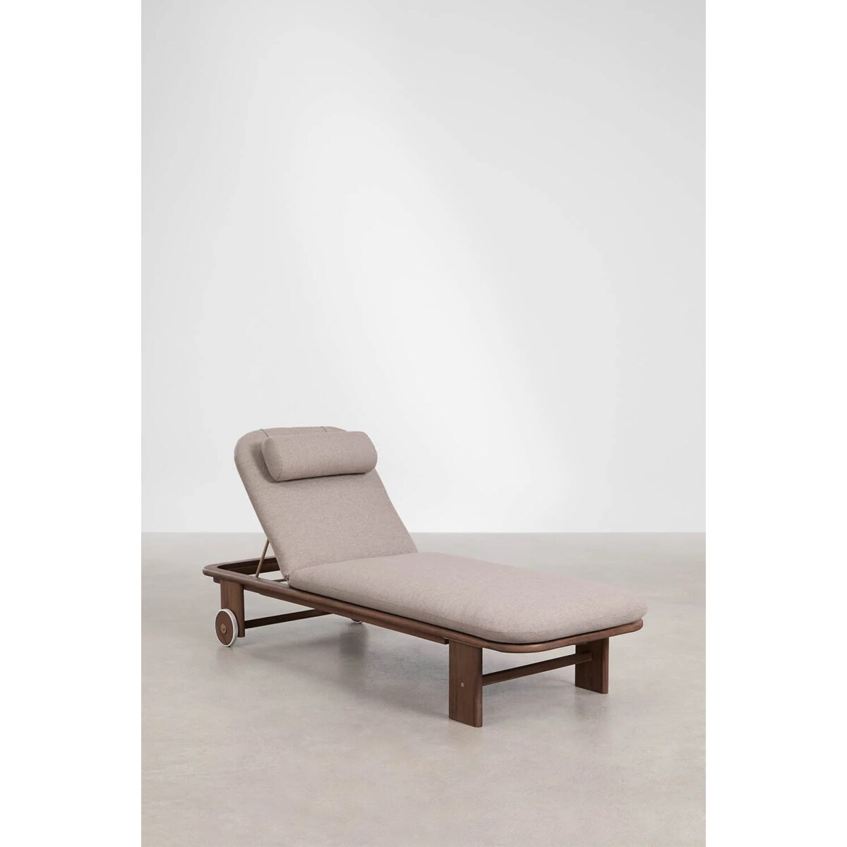 Leżak rozkładany z drewna akacjowego Uleno, ciemny