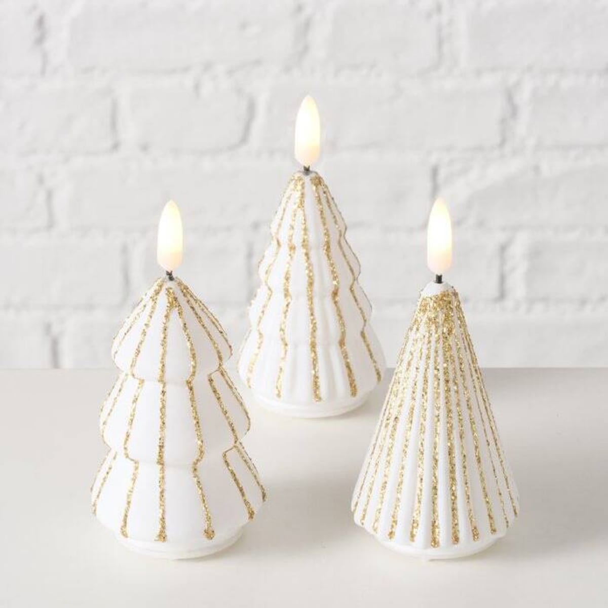 Świeca w kształcie choinki ze sztucznym płomieniem TORIS, 12 cm